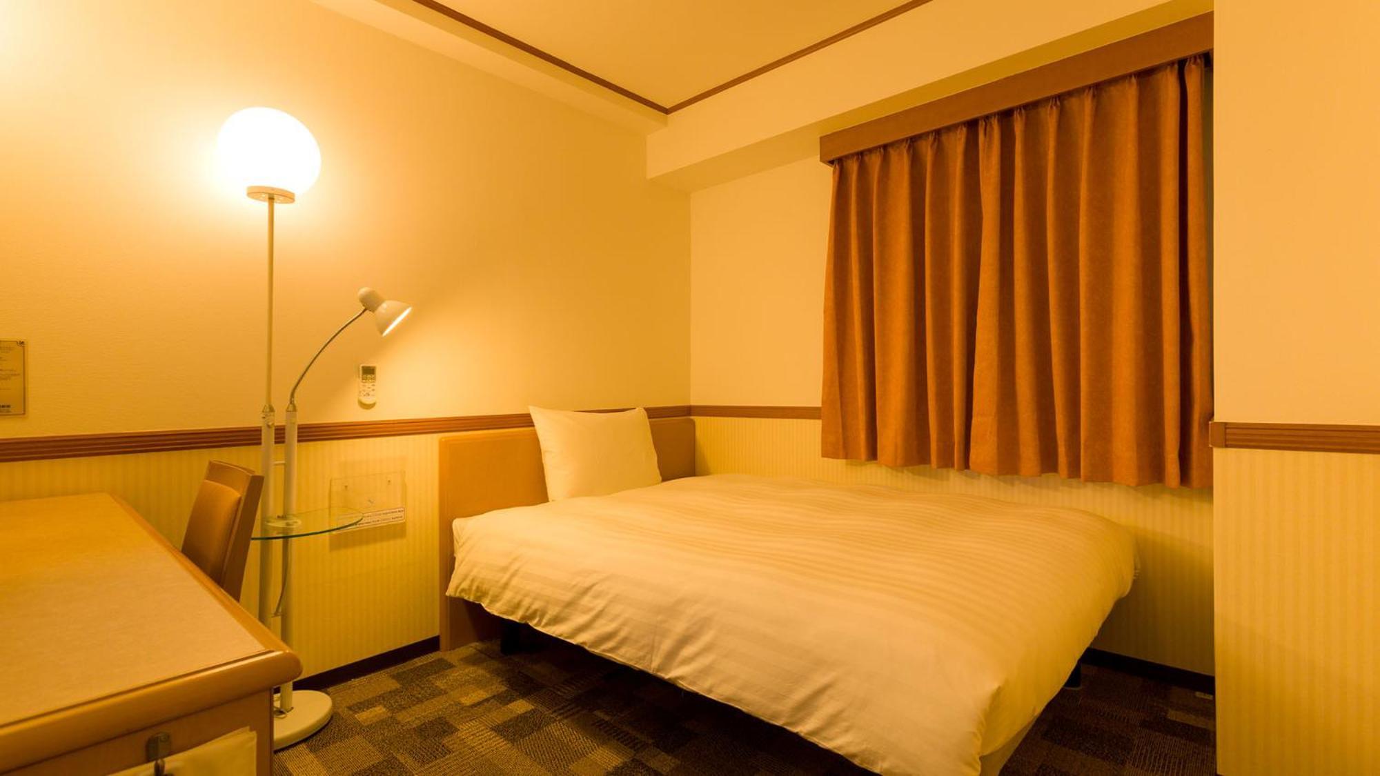 Toyoko Inn Kagoshima Chuo Eki Nishi Guchi Rum bild